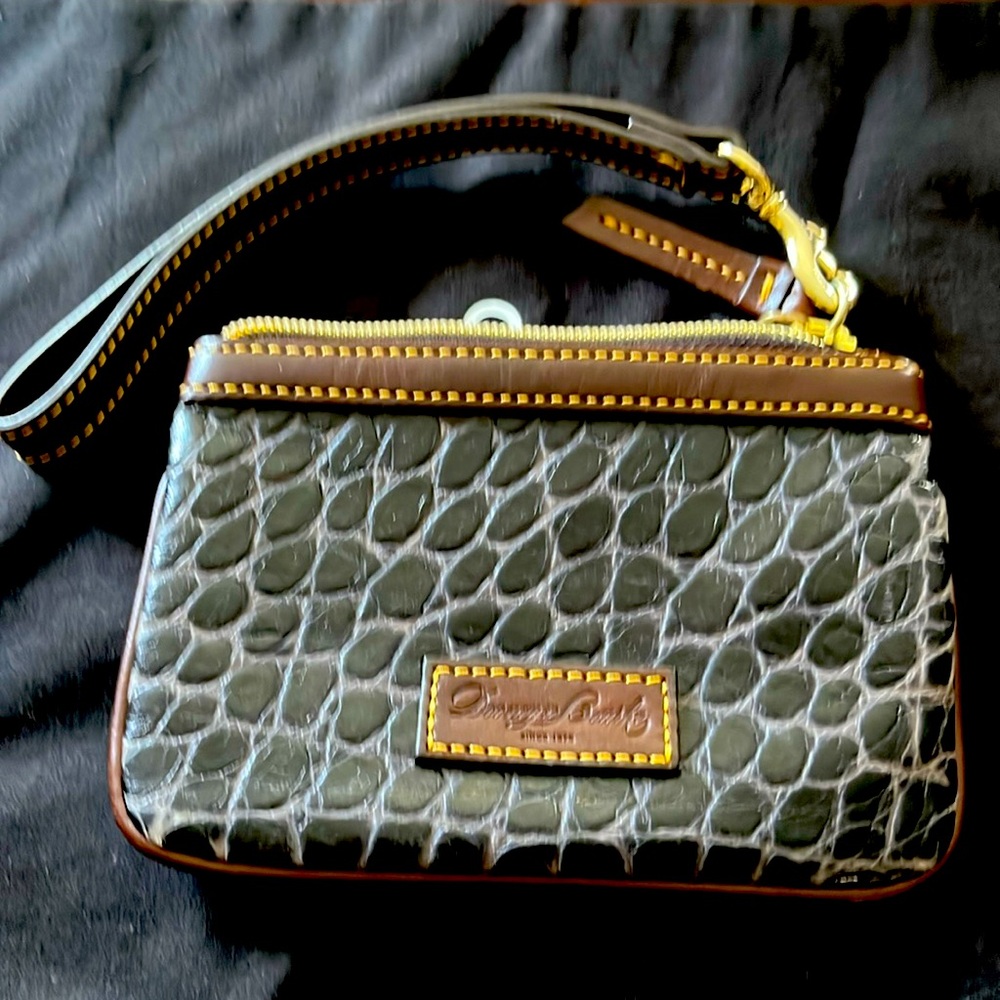Quality Dooney and Bourke wristlet, leather, excellent condition